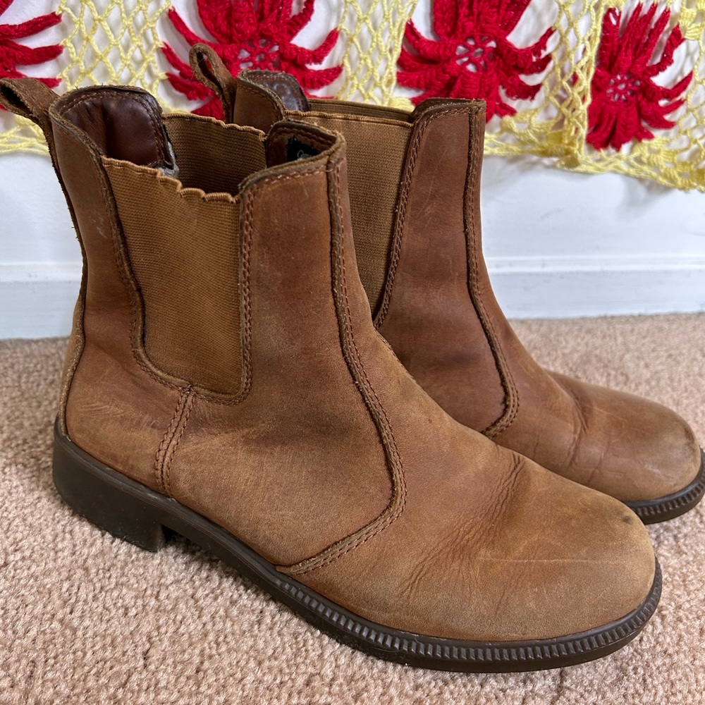 Vintage womens  waterproof Kodiak ankle boots size 8